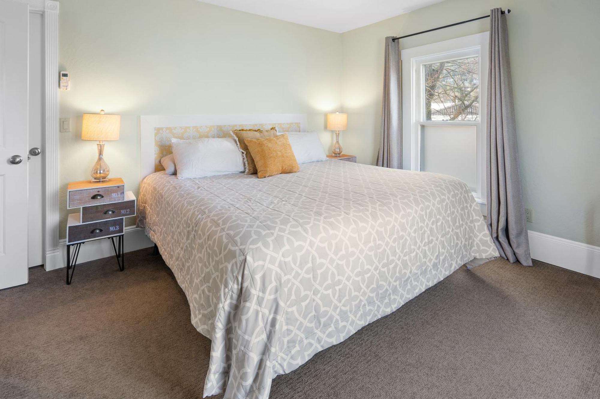 Pioneer Vacation Rentals - Pioneer North Suite Downtown Ashland Ngoại thất bức ảnh